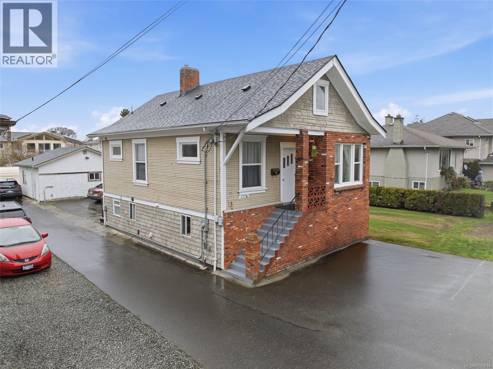  1776 Mckenzie Avenue, Saanich