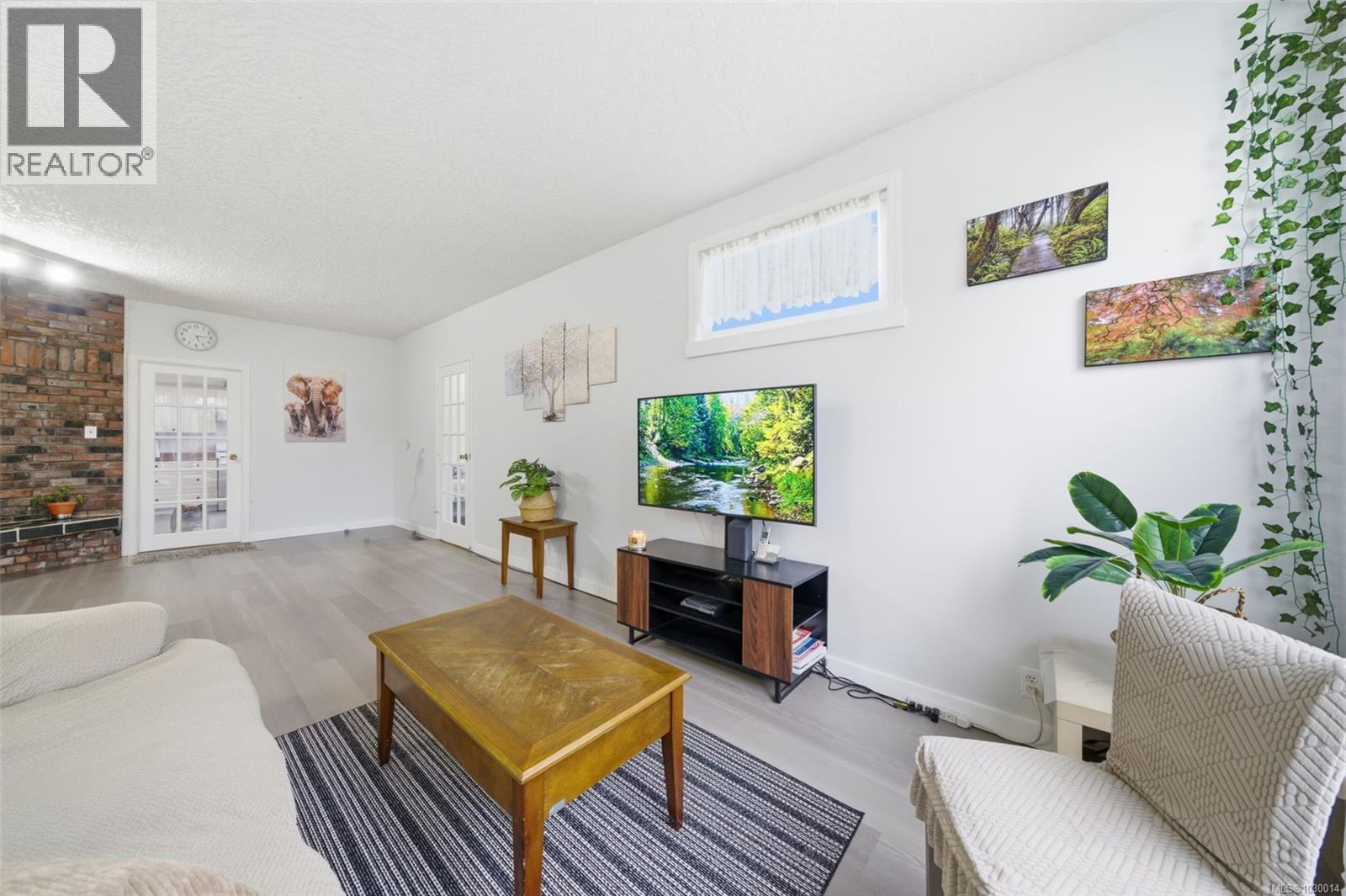  1776 Mckenzie Avenue, Saanich