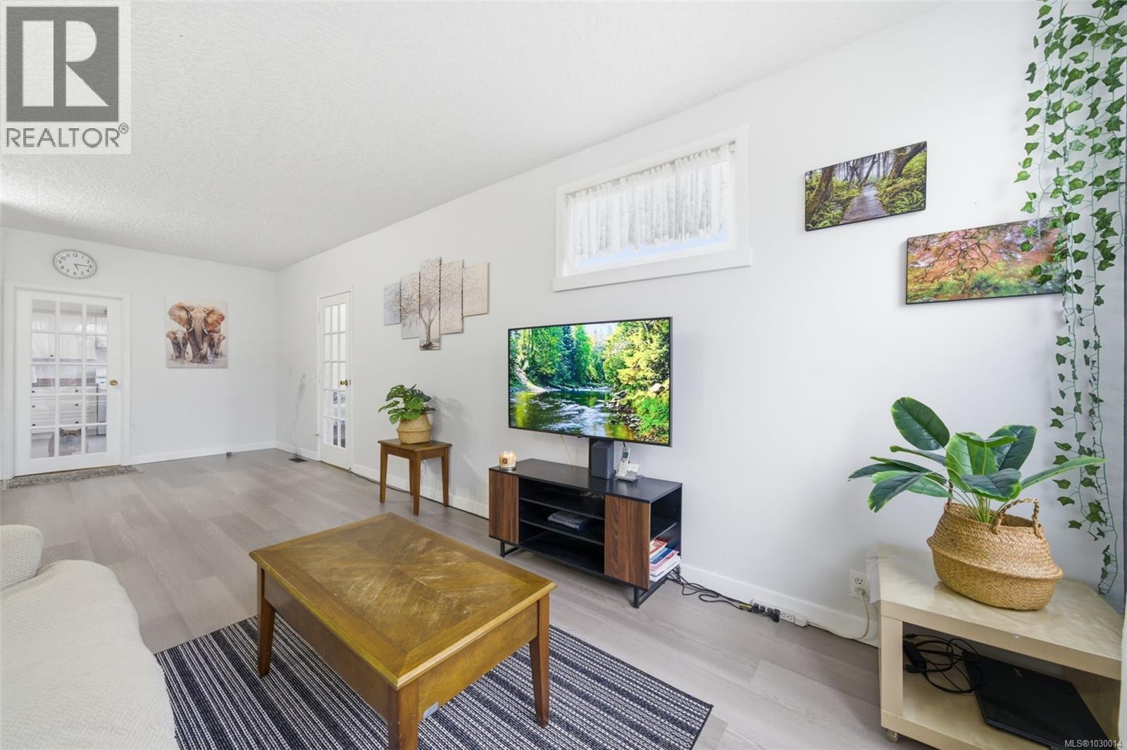  1776 Mckenzie Avenue, Saanich