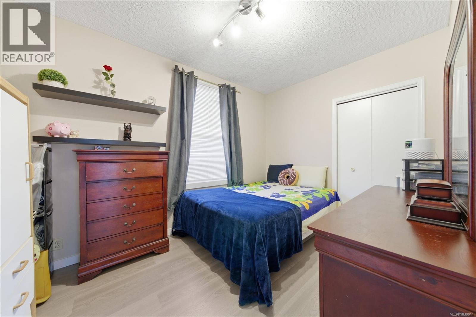  1776 Mckenzie Avenue, Saanich