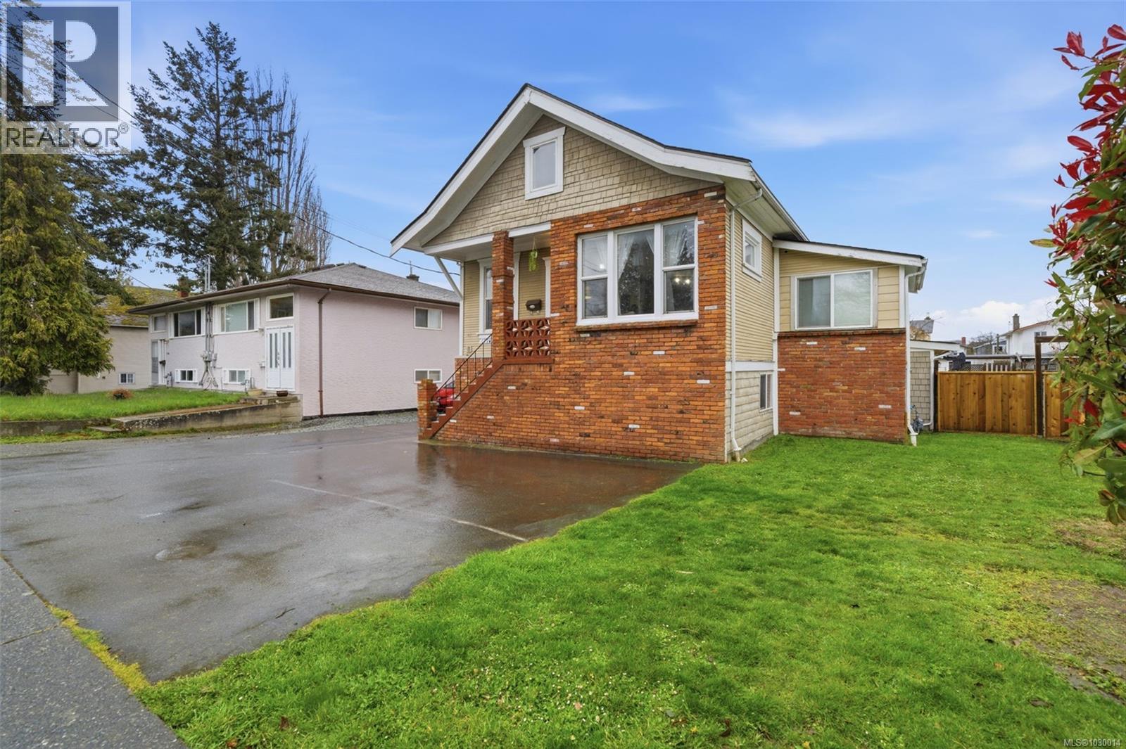  1776 Mckenzie Avenue, Saanich