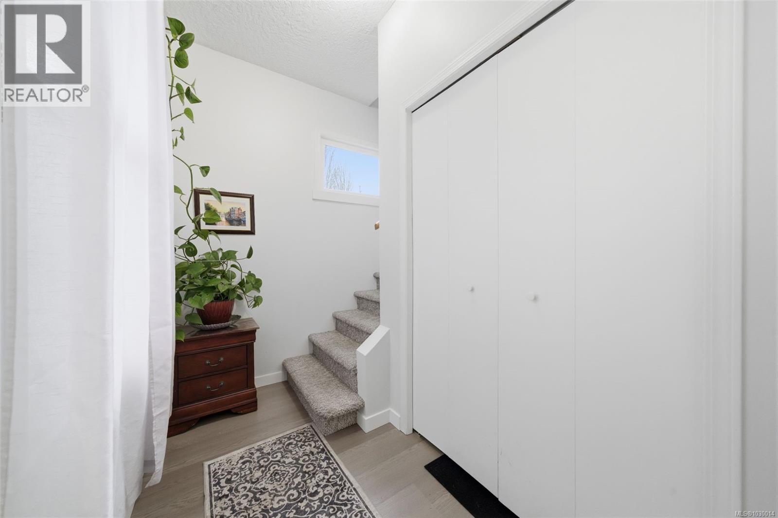  1776 Mckenzie Avenue, Saanich