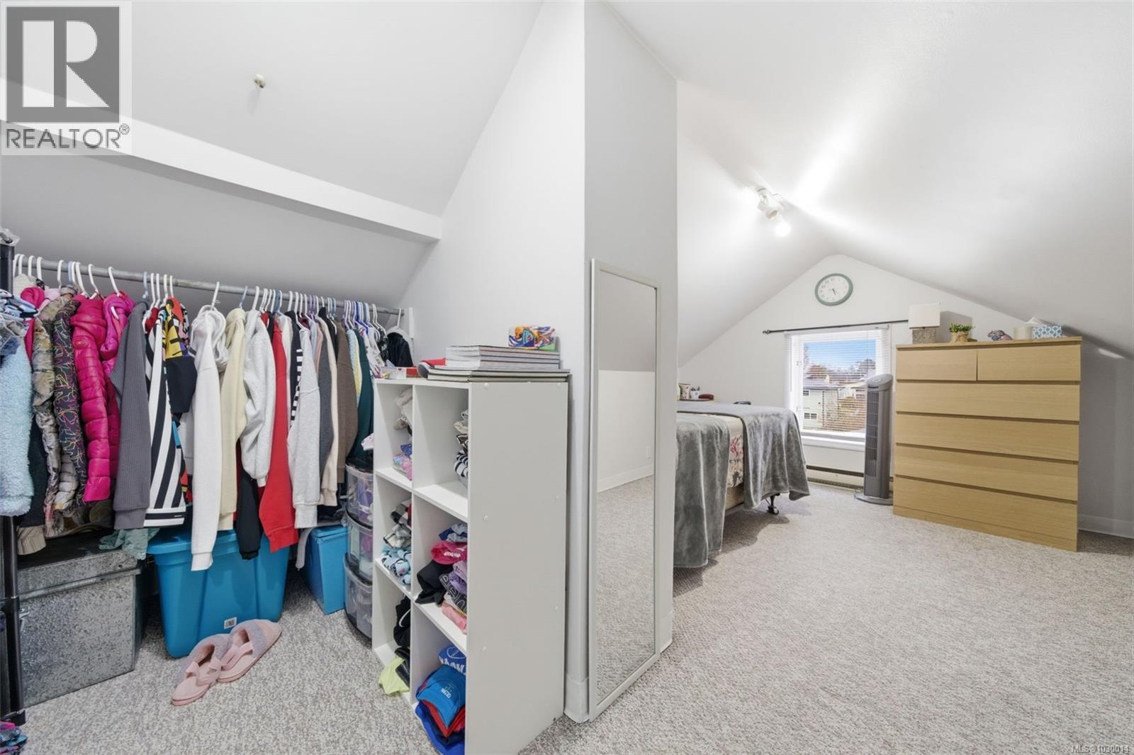  1776 Mckenzie Avenue, Saanich