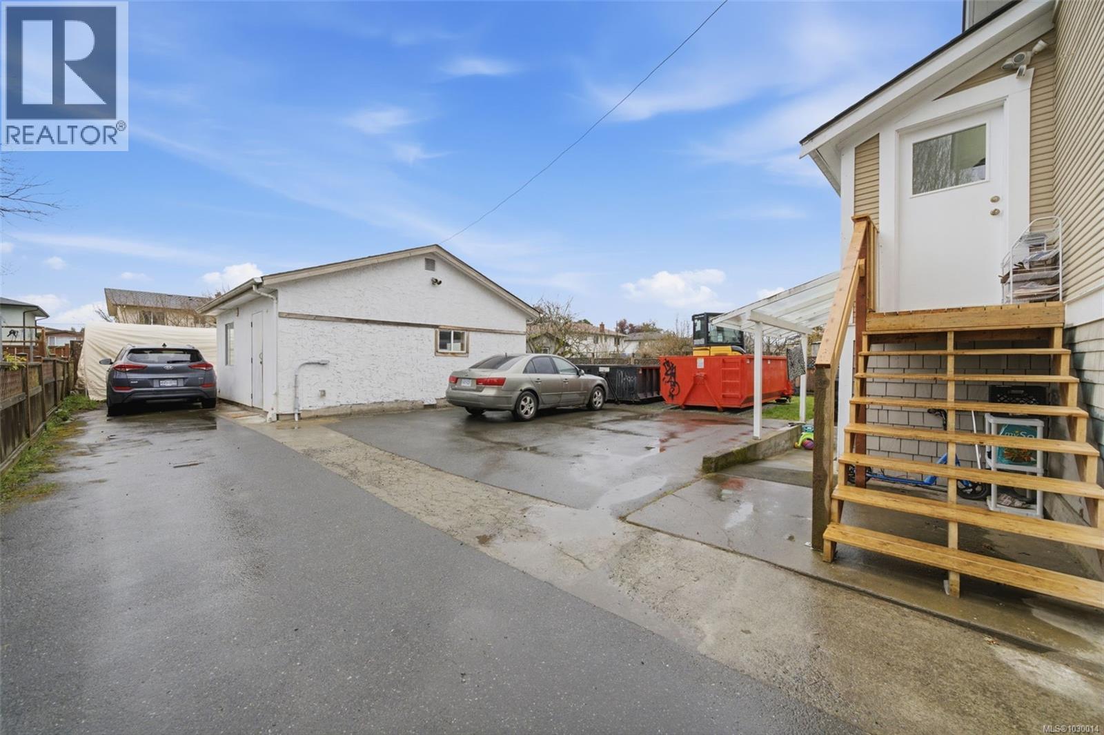  1776 Mckenzie Avenue, Saanich