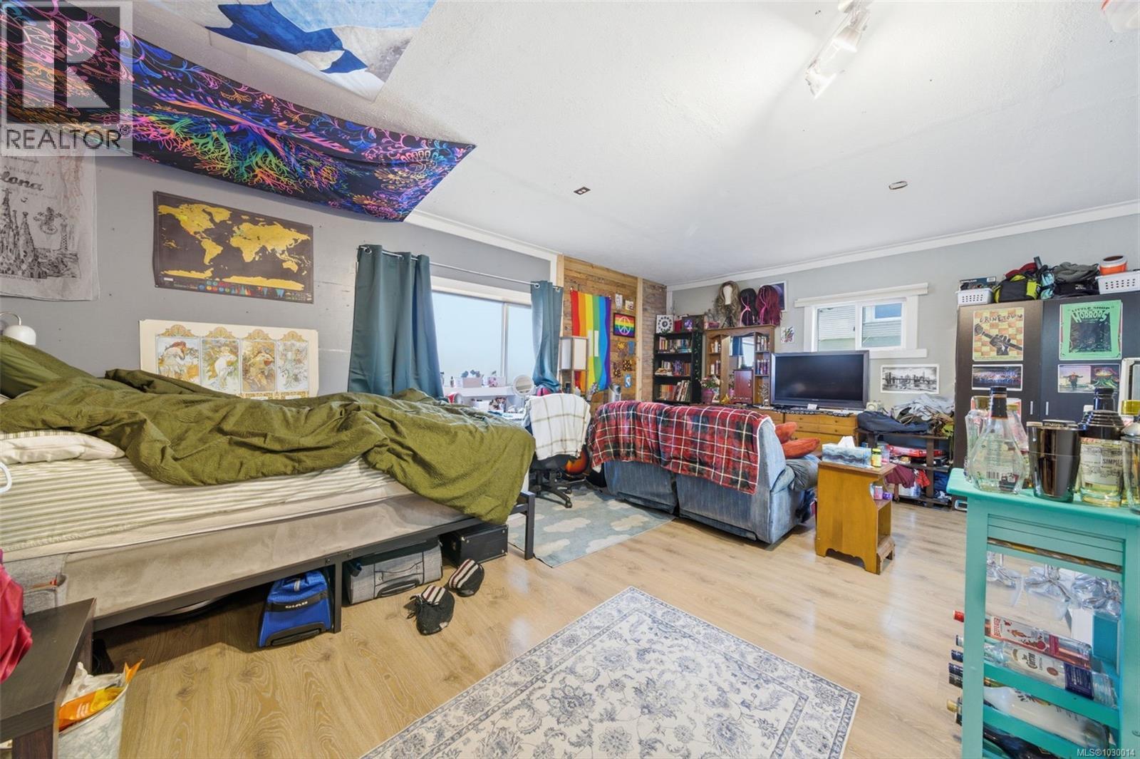  1776 Mckenzie Avenue, Saanich