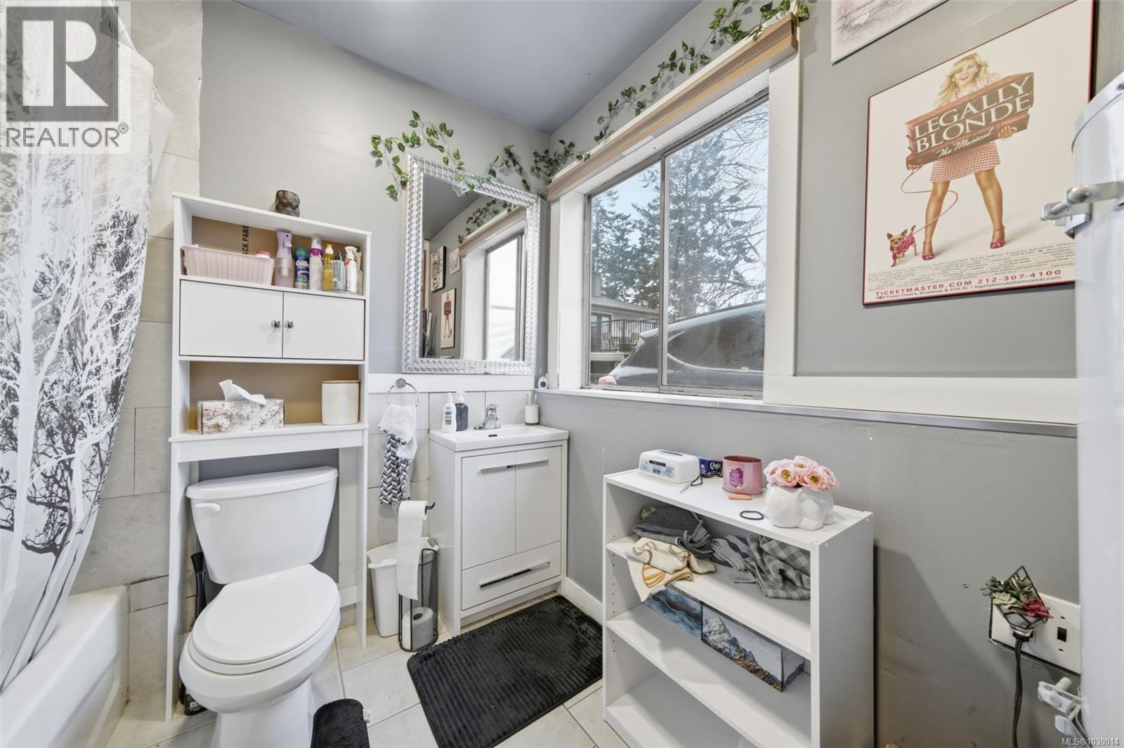  1776 Mckenzie Avenue, Saanich