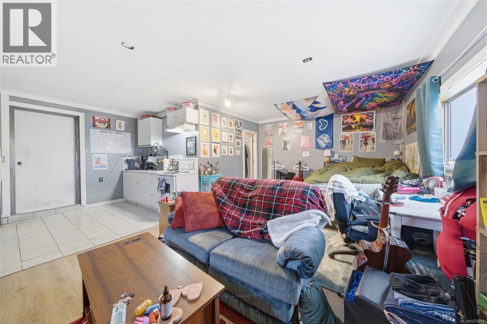  1776 Mckenzie Avenue, Saanich