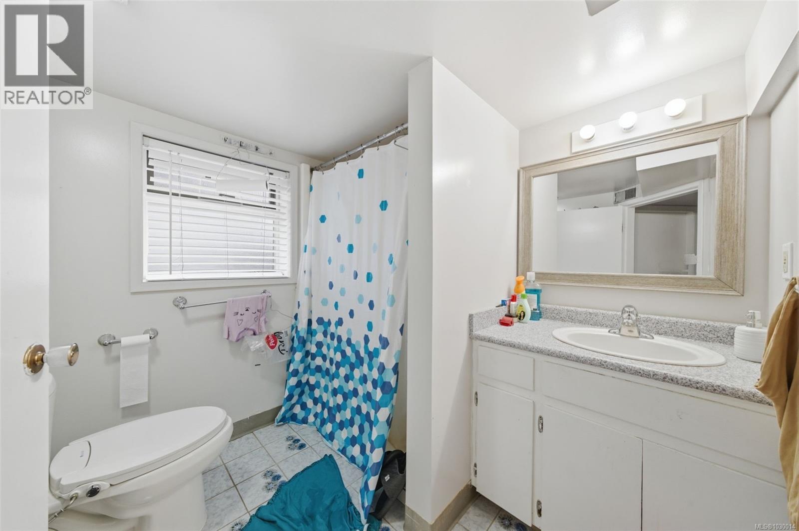  1776 Mckenzie Avenue, Saanich