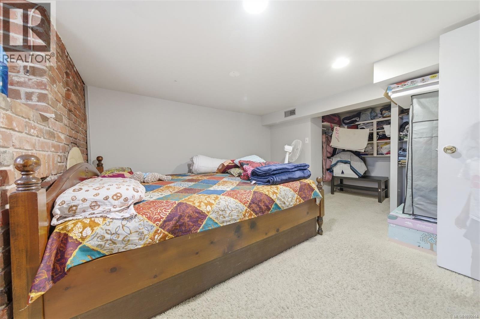  1776 Mckenzie Avenue, Saanich