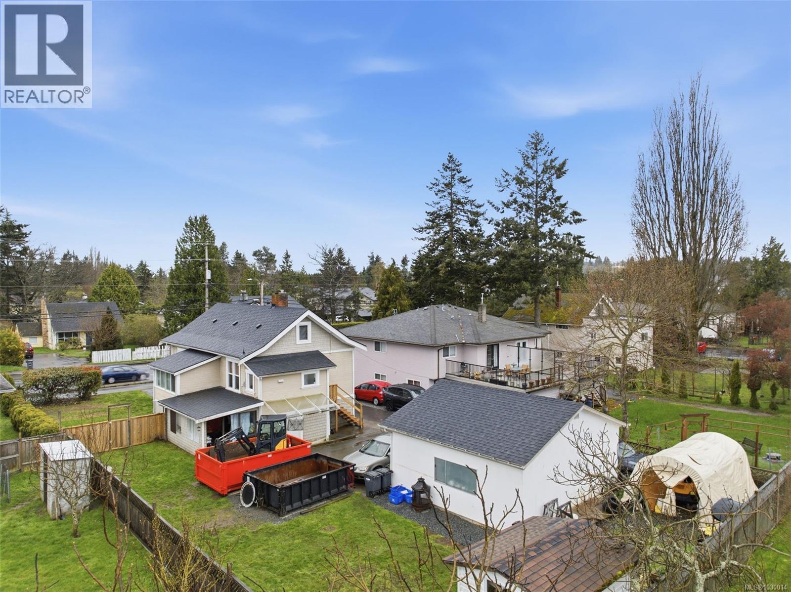  1776 Mckenzie Avenue, Saanich