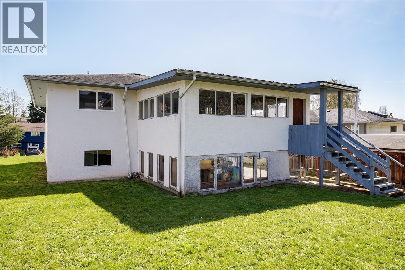  538 Warren Avenue, Saanich