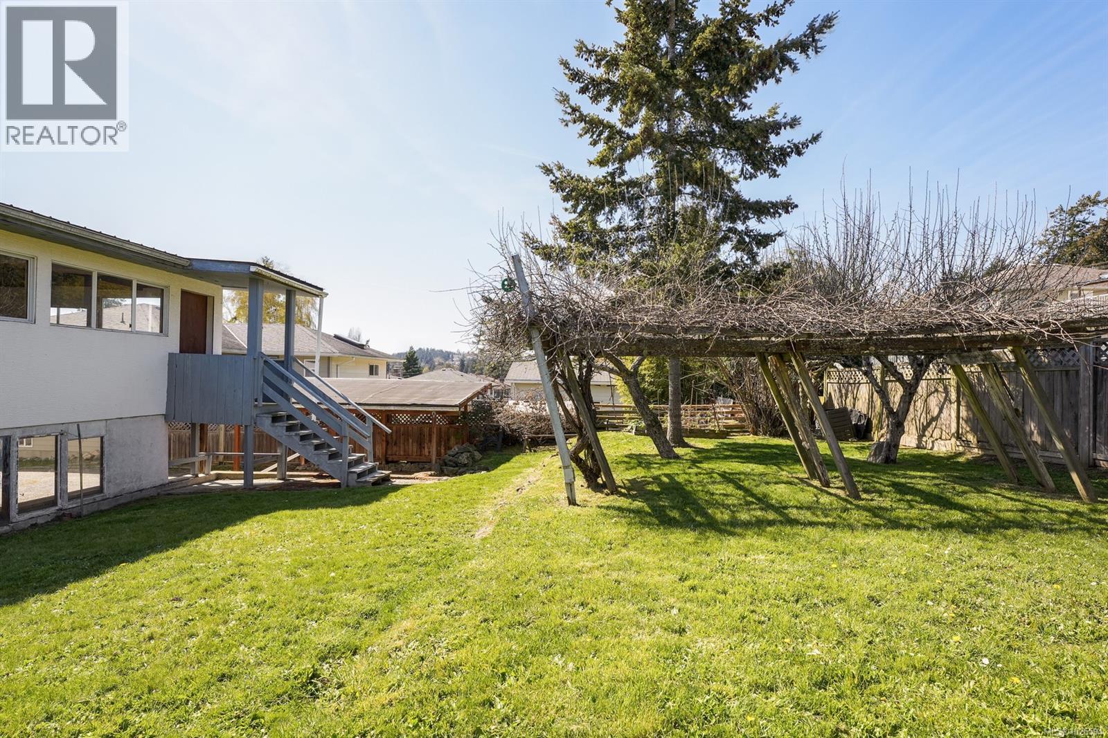  538 Warren Avenue, Saanich