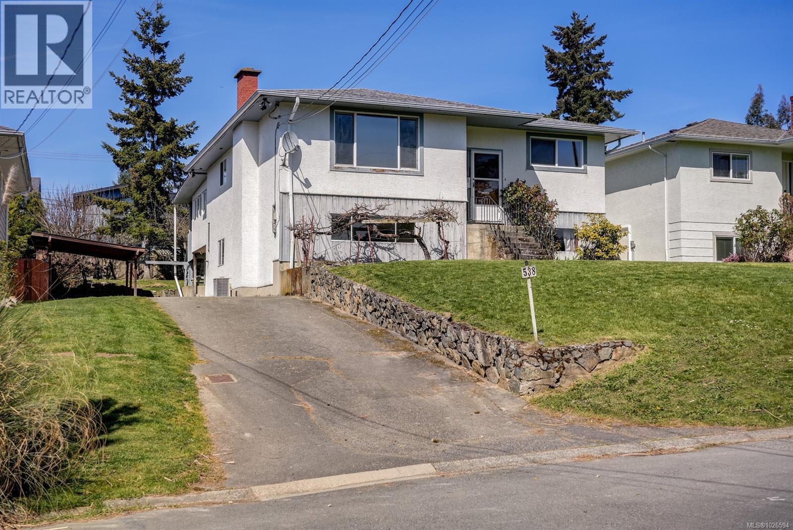  538 Warren Avenue, Saanich