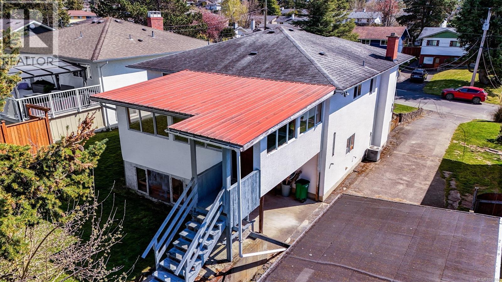  538 Warren Avenue, Saanich