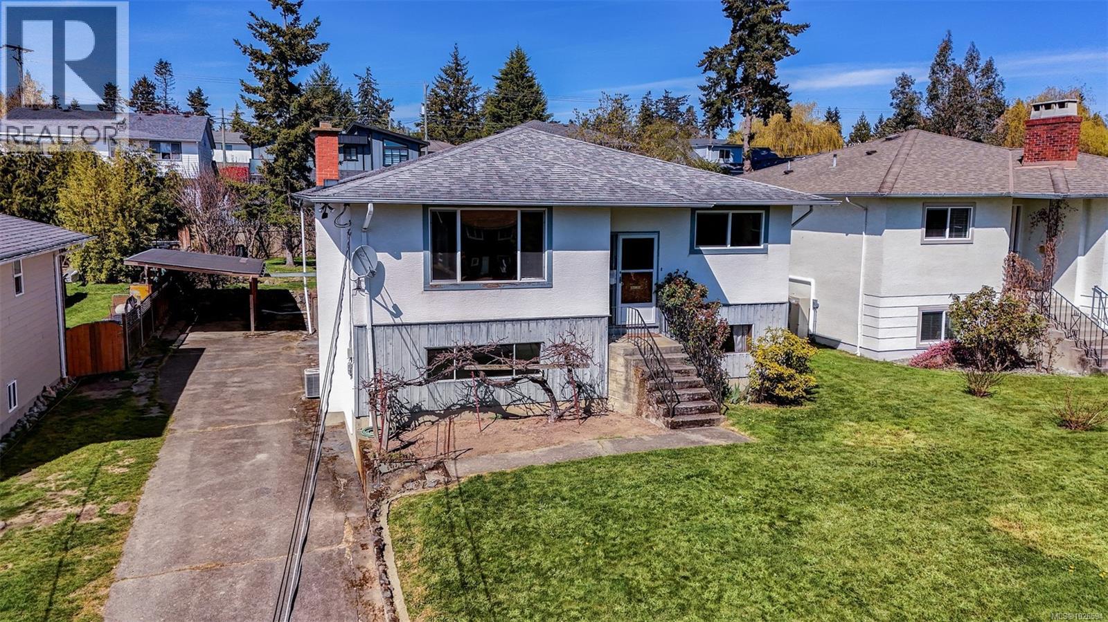  538 Warren Avenue, Saanich