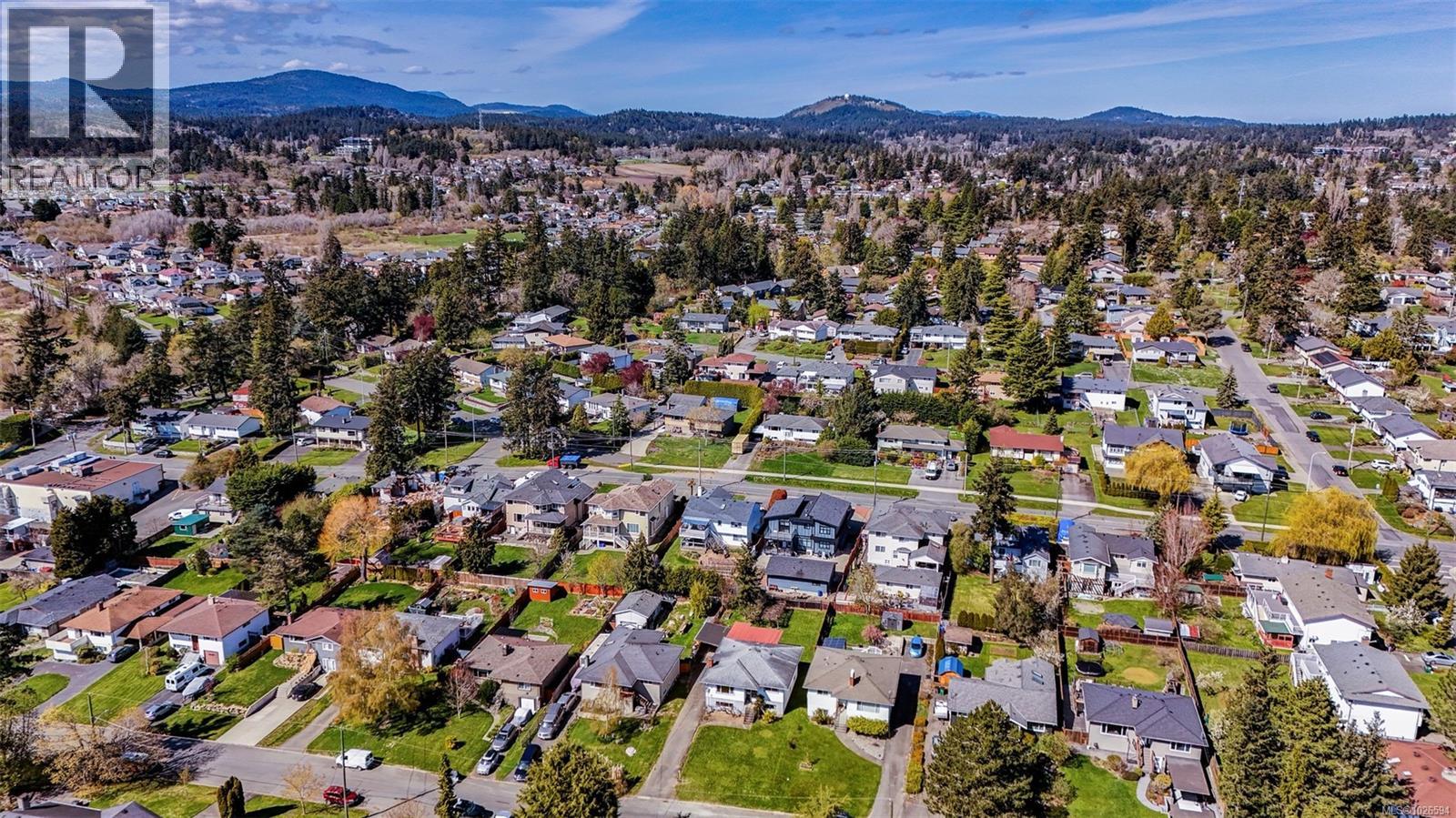  538 Warren Avenue, Saanich