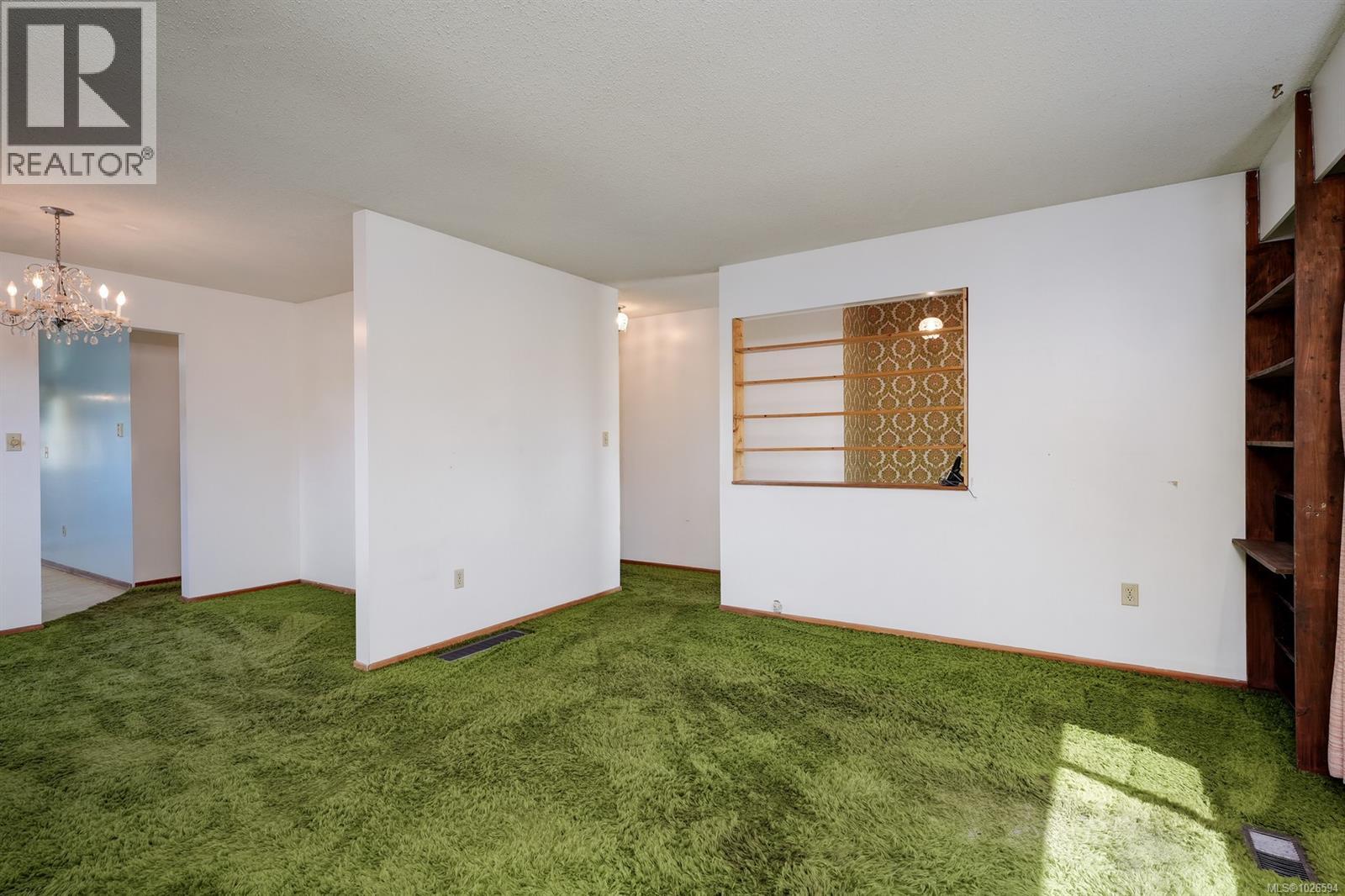  538 Warren Avenue, Saanich