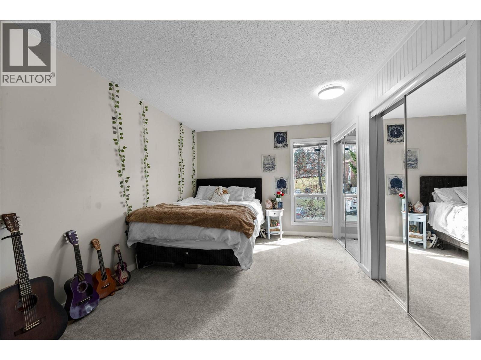 #54 1435 SUMMIT DRIVE - 12