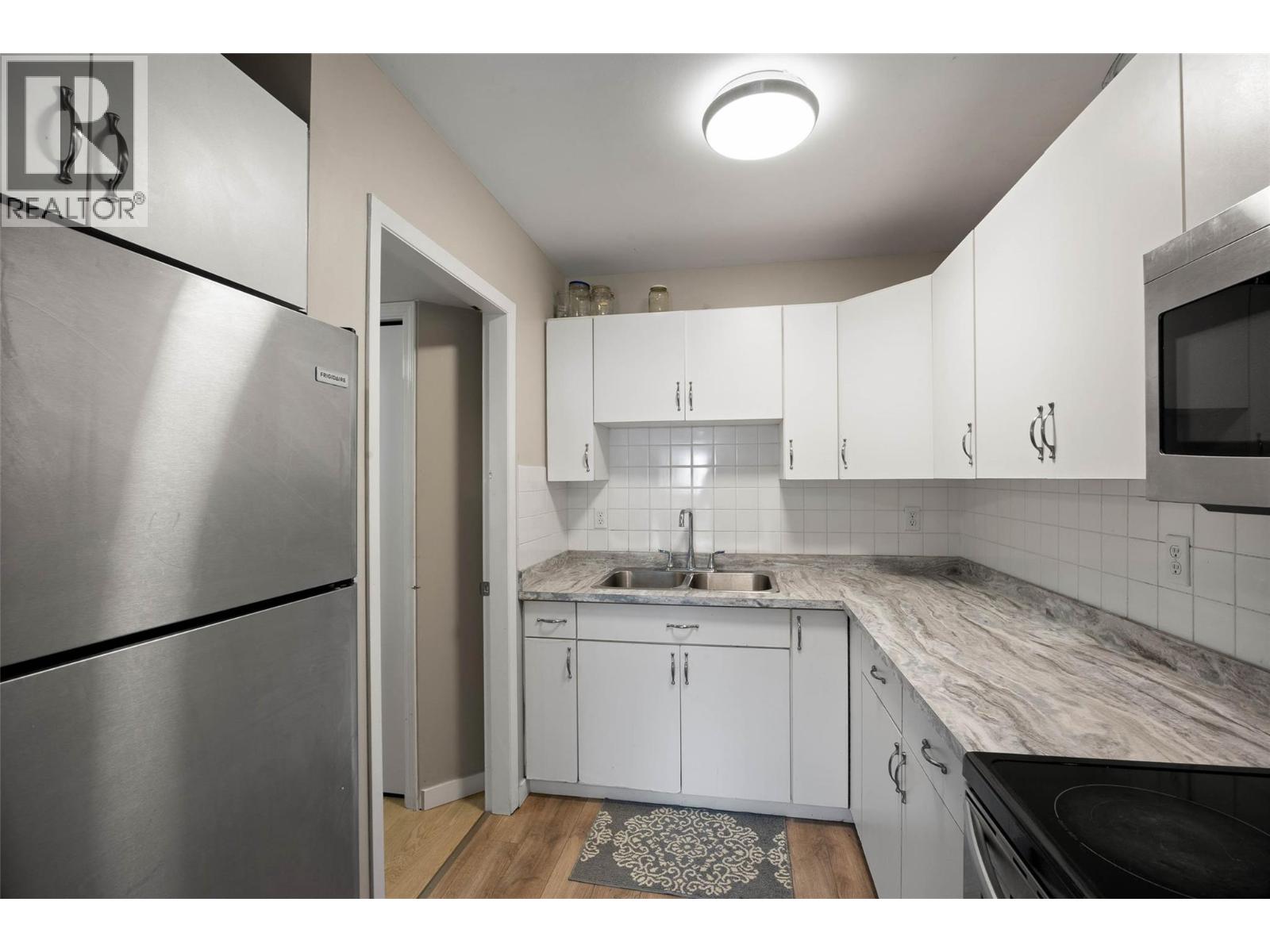 #54 1435 SUMMIT DRIVE - 8