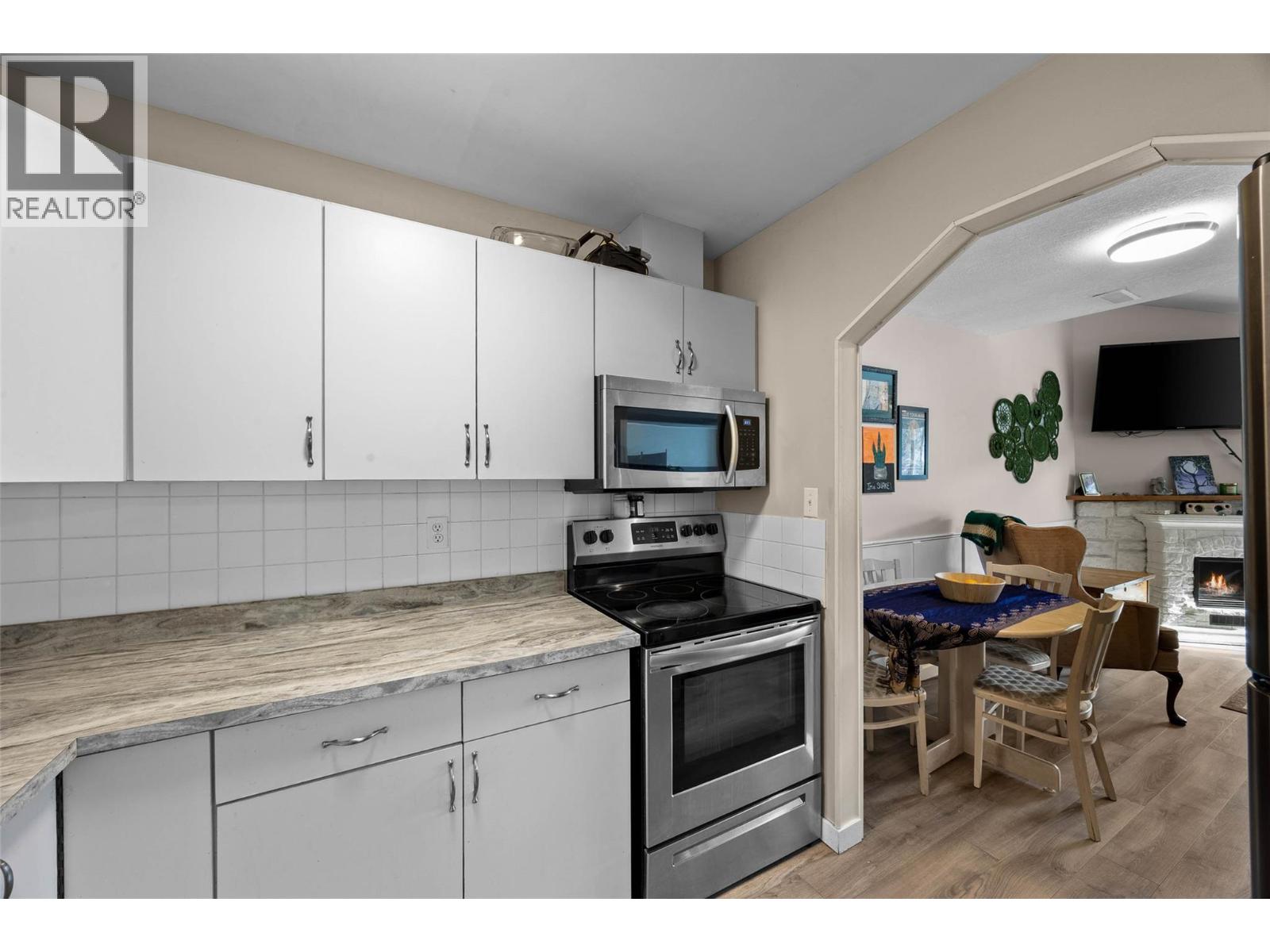 #54 1435 SUMMIT DRIVE - 9