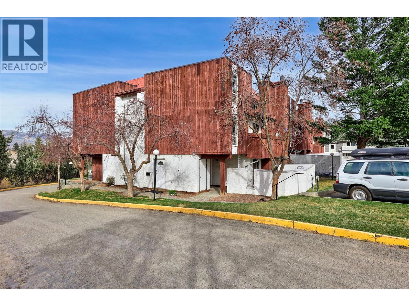 #54 1435 SUMMIT DRIVE - Image 2