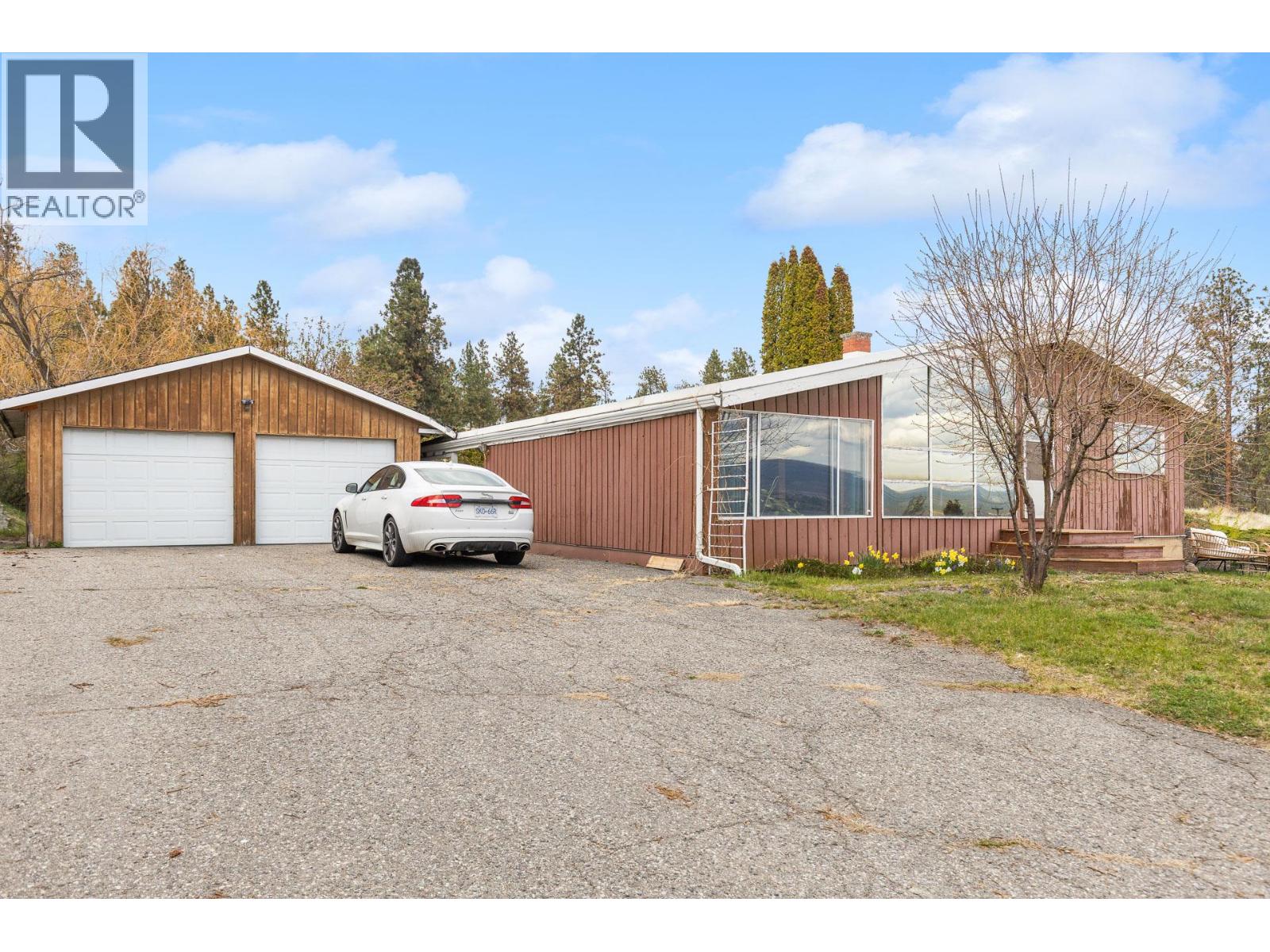  3858 Angus Drive, West Kelowna
