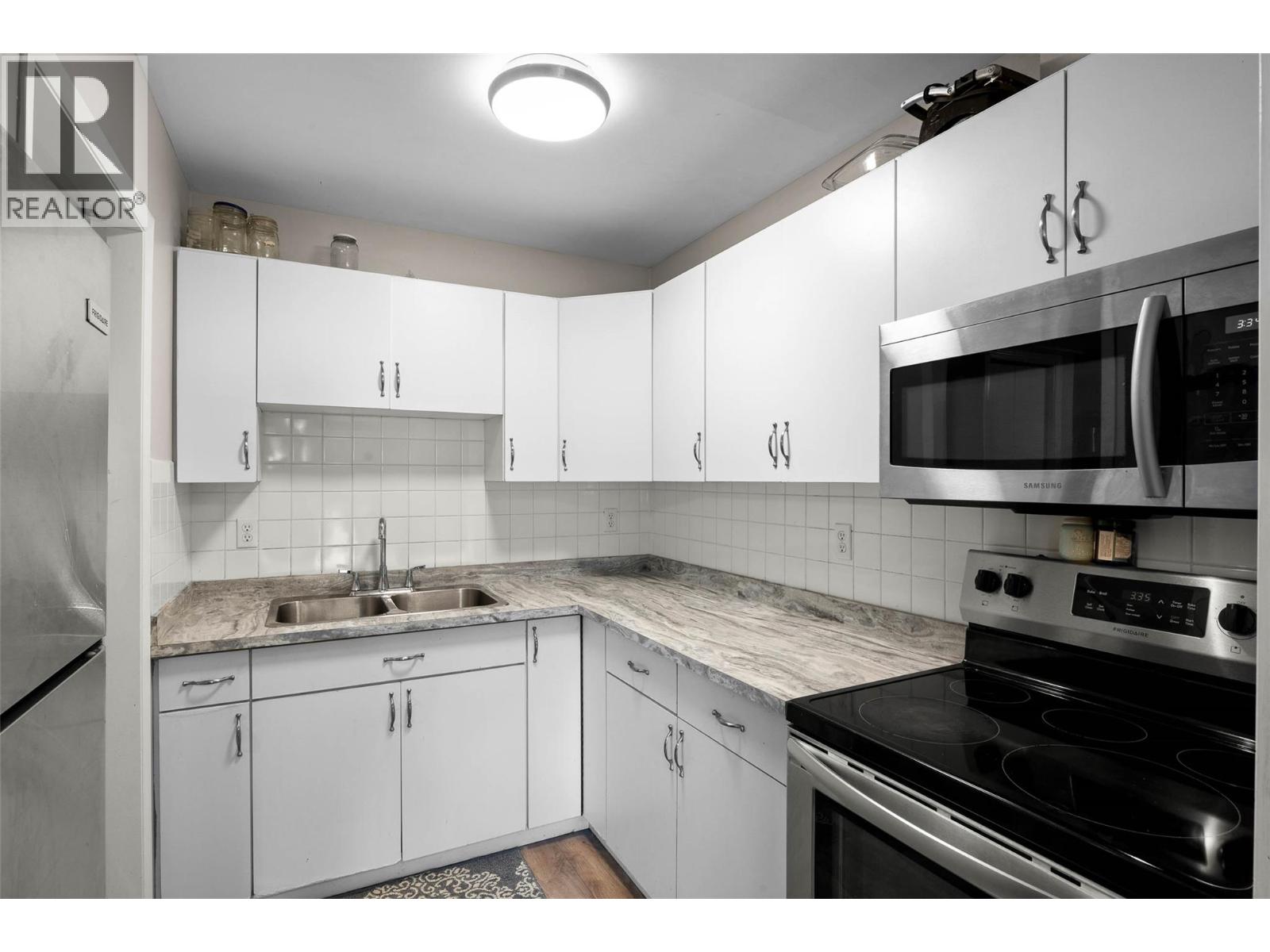 #54 1435 SUMMIT DRIVE - 7