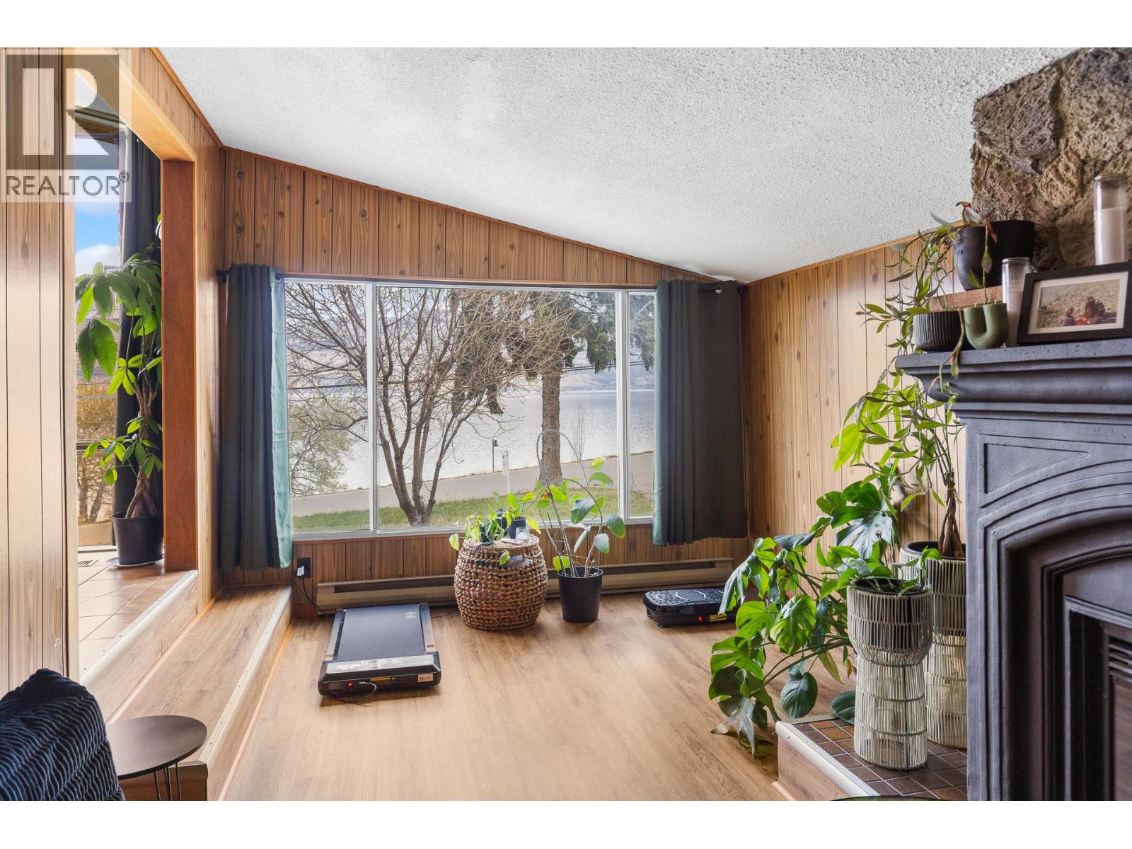  3858 Angus Drive, West Kelowna