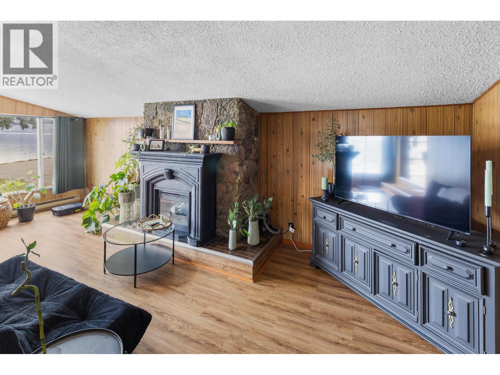 3858 Angus Drive, West Kelowna