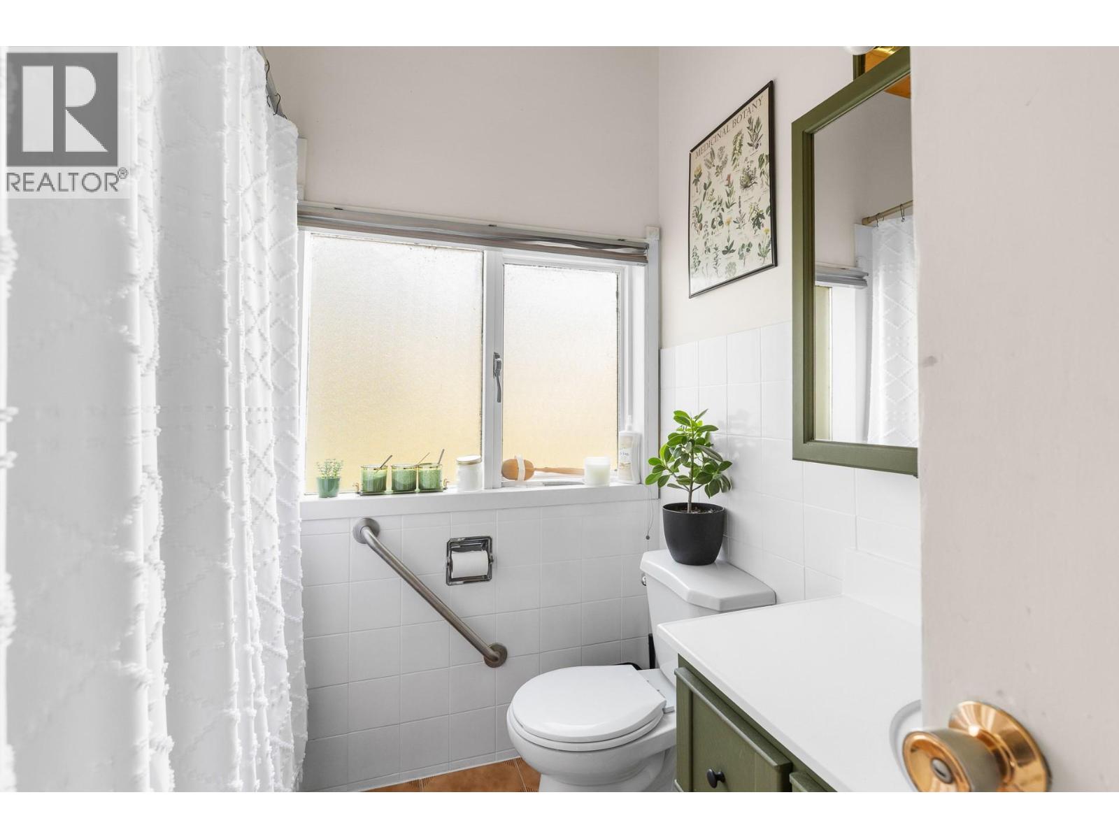  3858 Angus Drive, West Kelowna