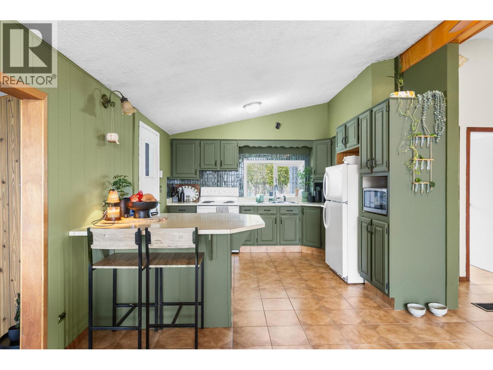  3858 Angus Drive, West Kelowna