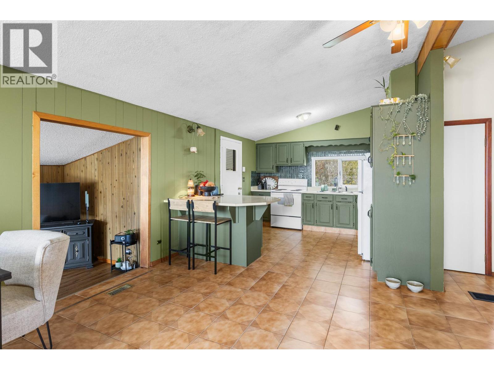  3858 Angus Drive, West Kelowna