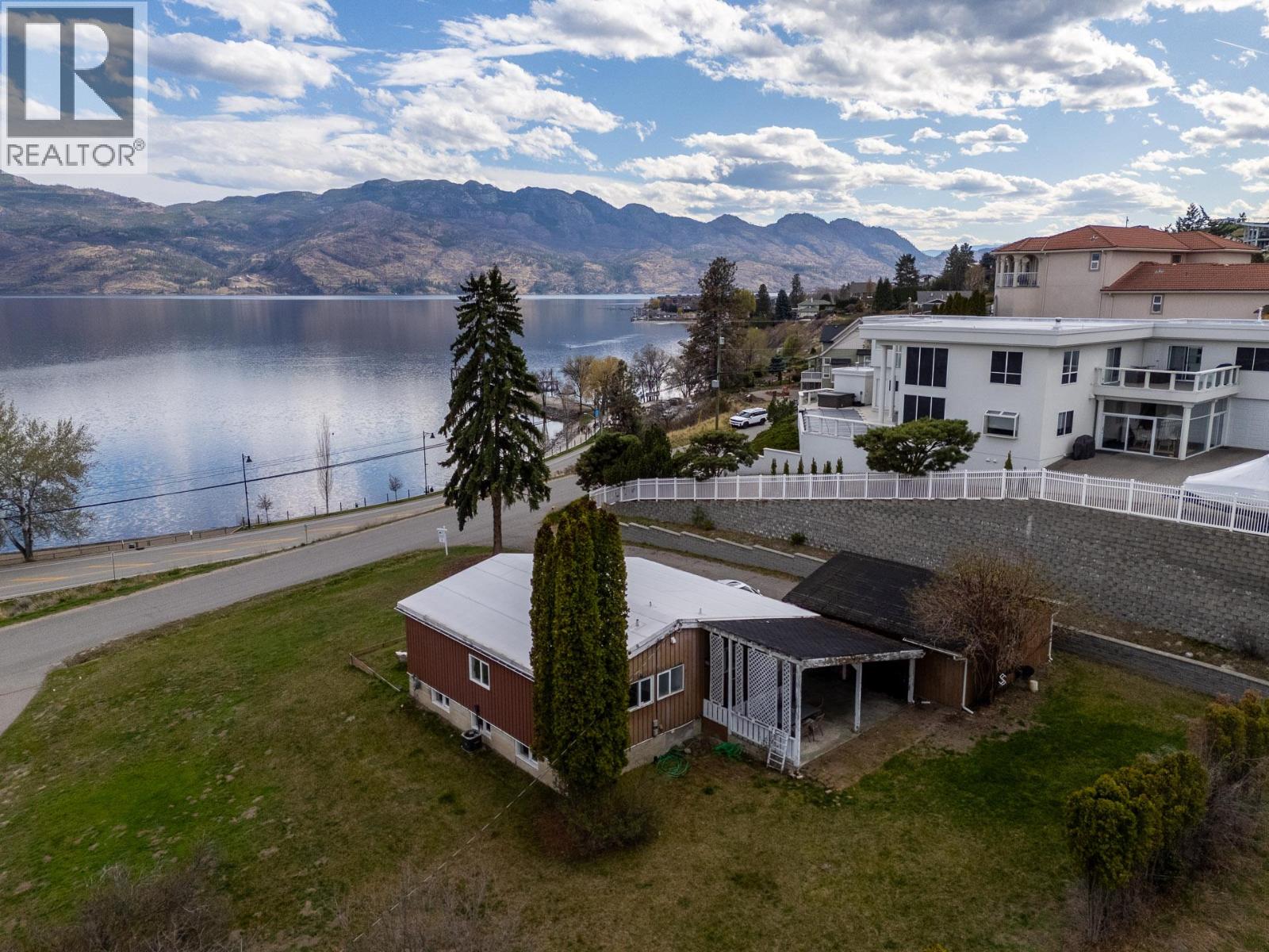  3858 Angus Drive, West Kelowna