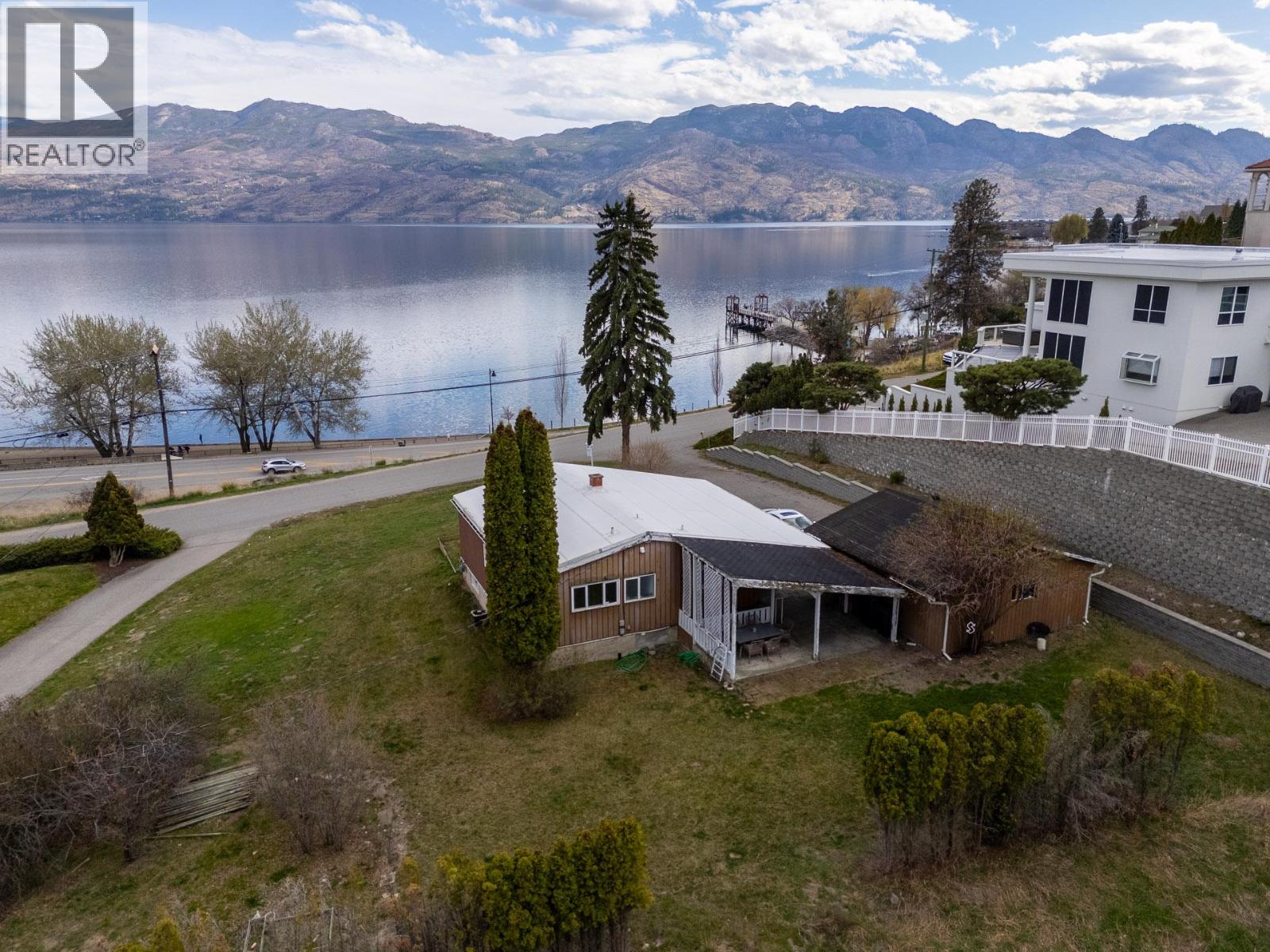  3858 Angus Drive, West Kelowna