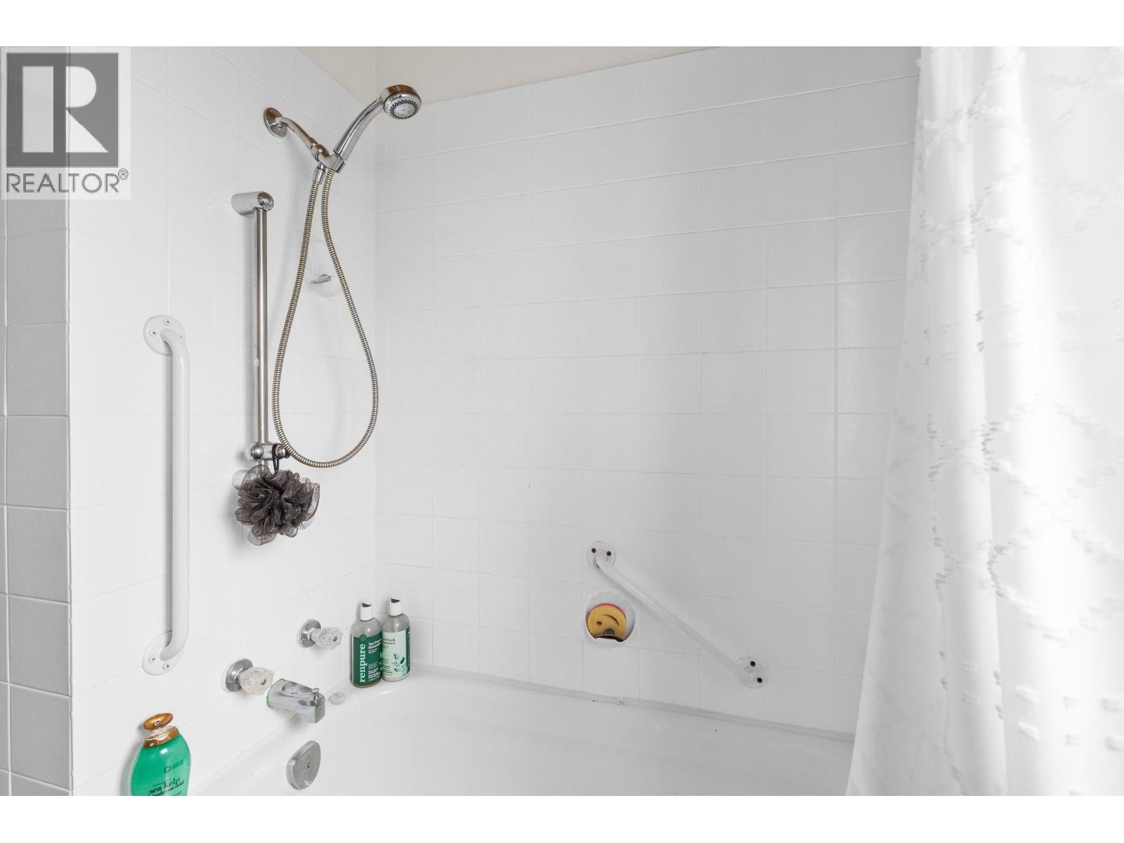  3858 Angus Drive, West Kelowna