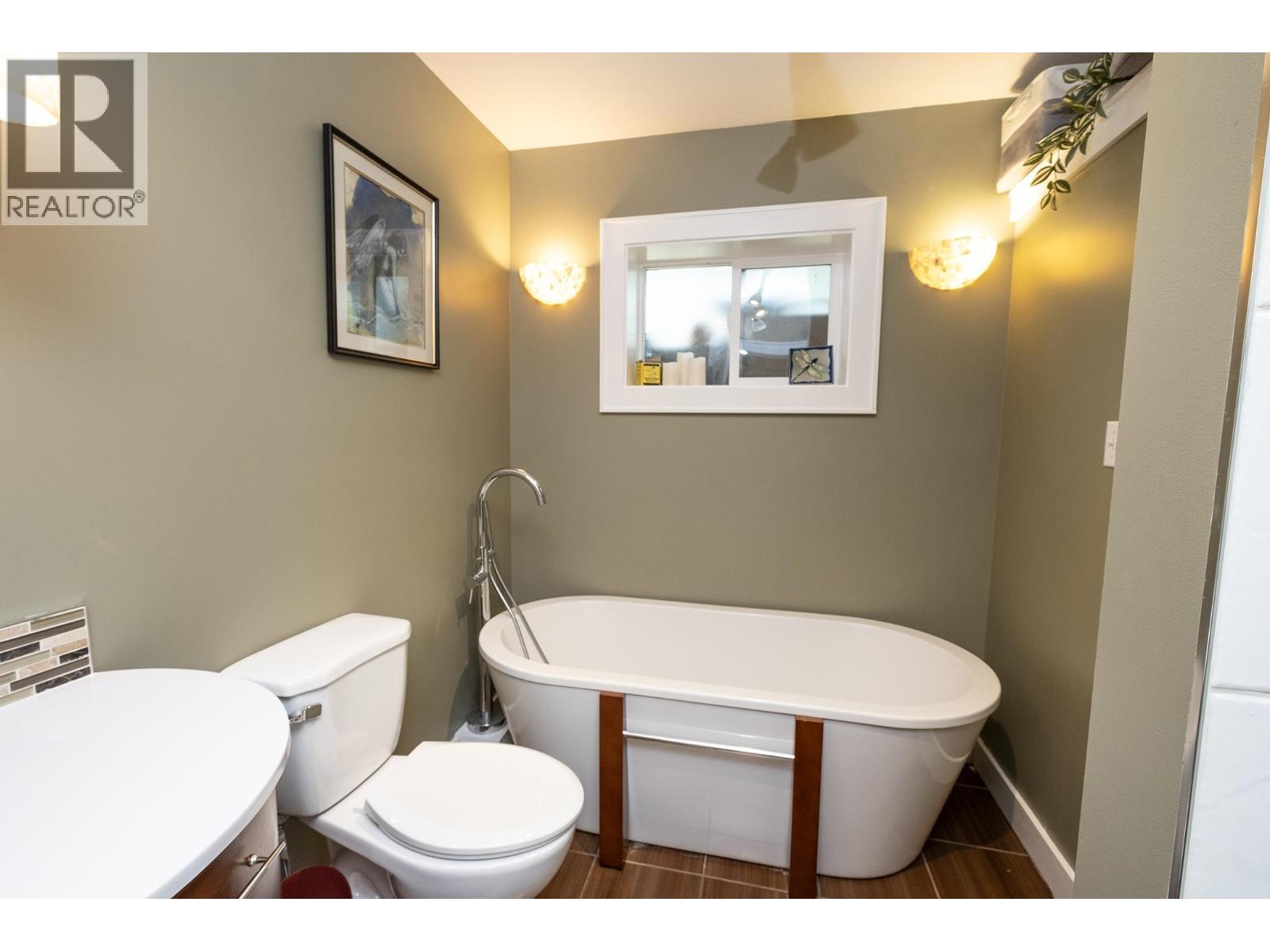 5930 SHOAL WAY, Sechelt