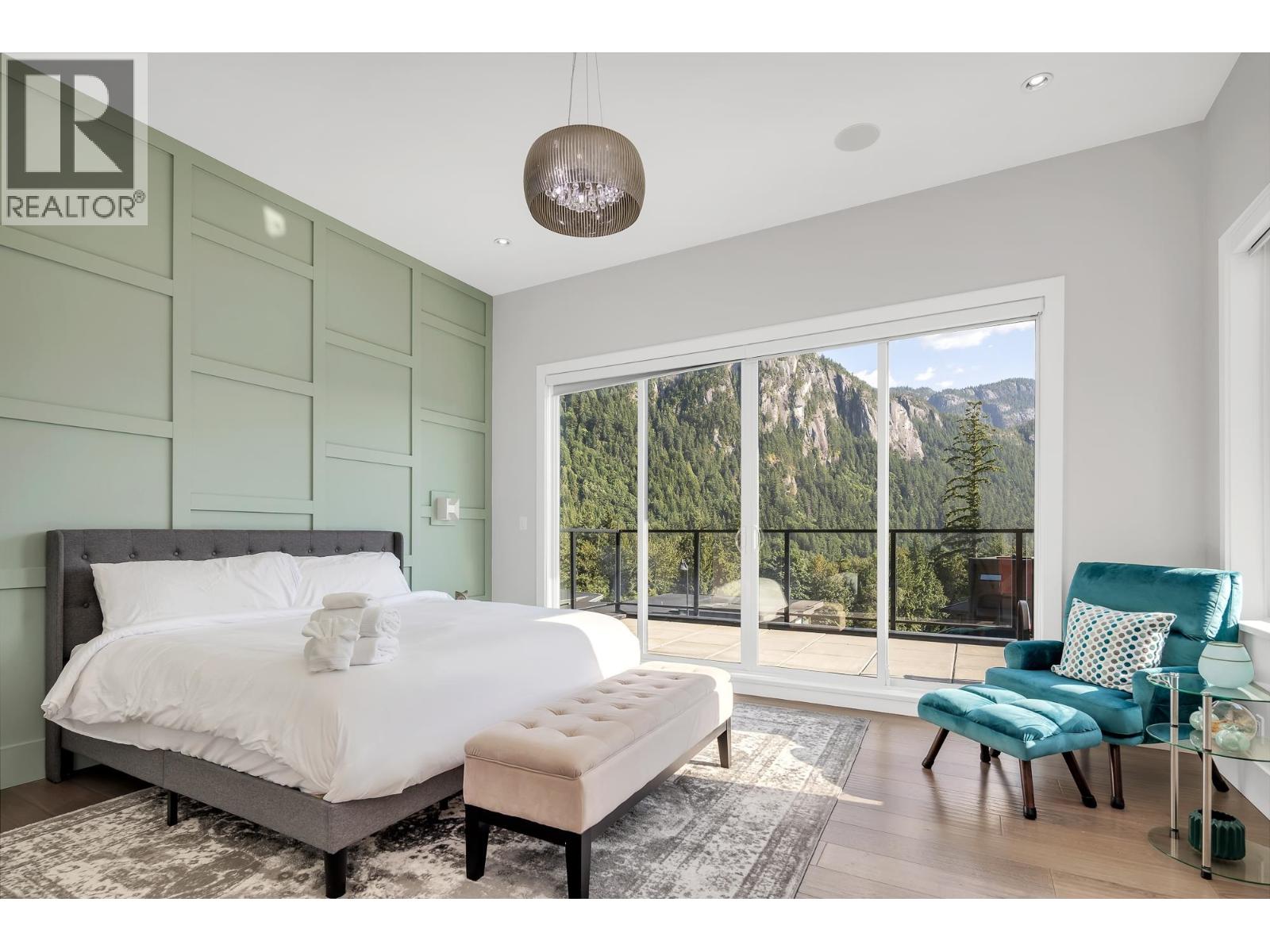 2213 WINDSAIL PLACE, Squamish