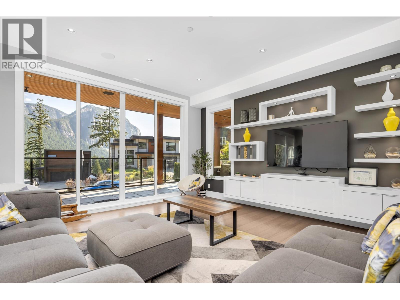 2213 WINDSAIL PLACE, Squamish