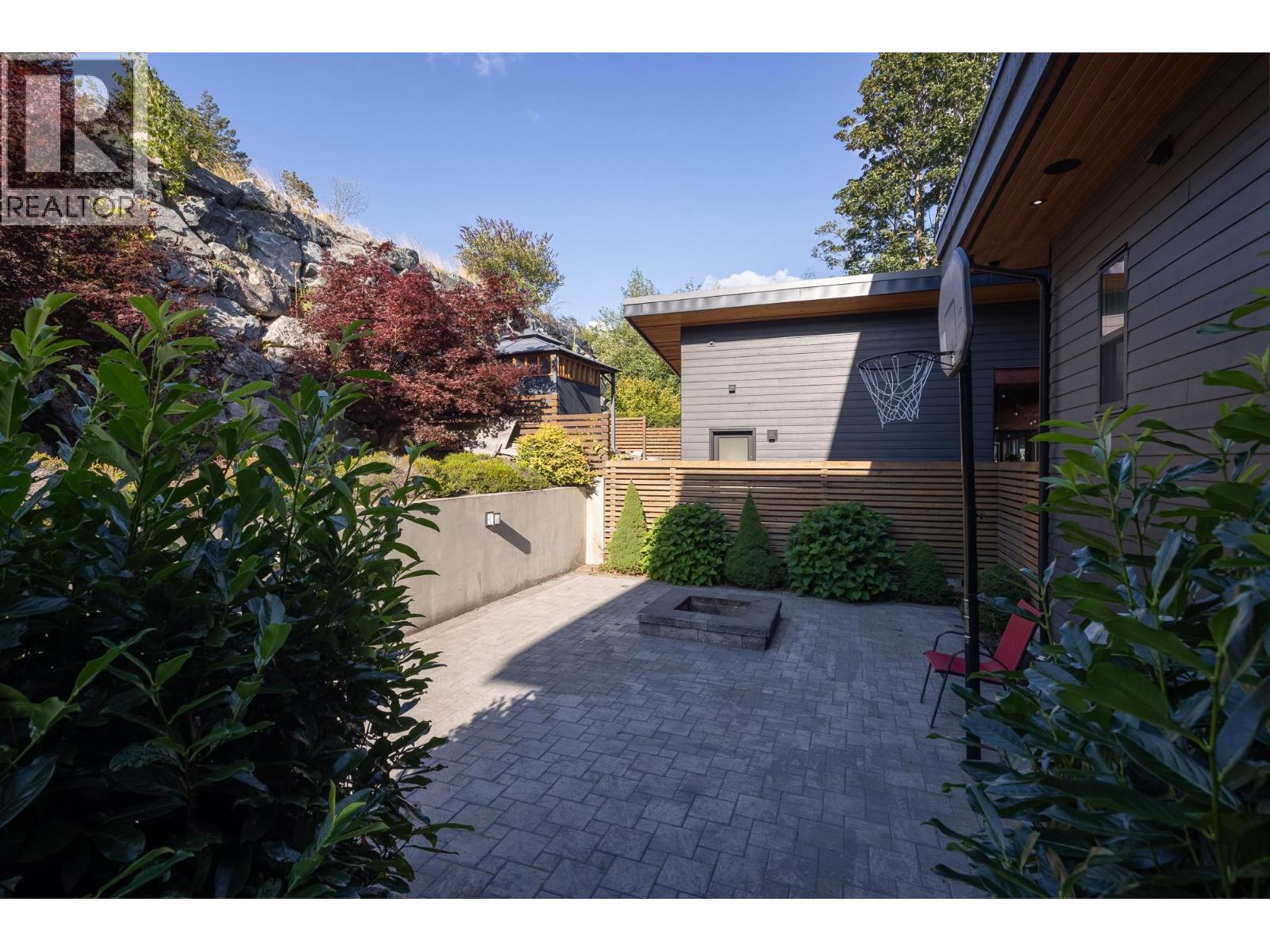 2213 WINDSAIL PLACE, Squamish