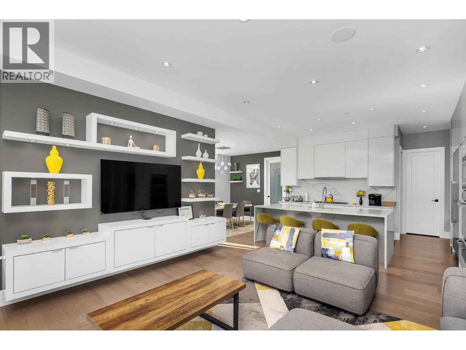 2213 WINDSAIL PLACE, Squamish