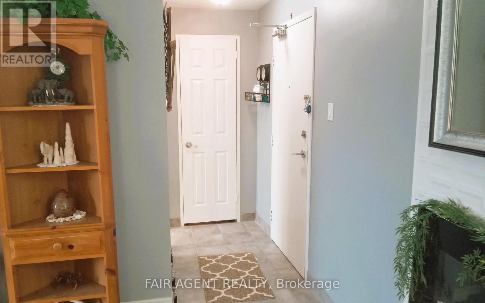 #410 931 WONDERLAND ROAD S - 14
