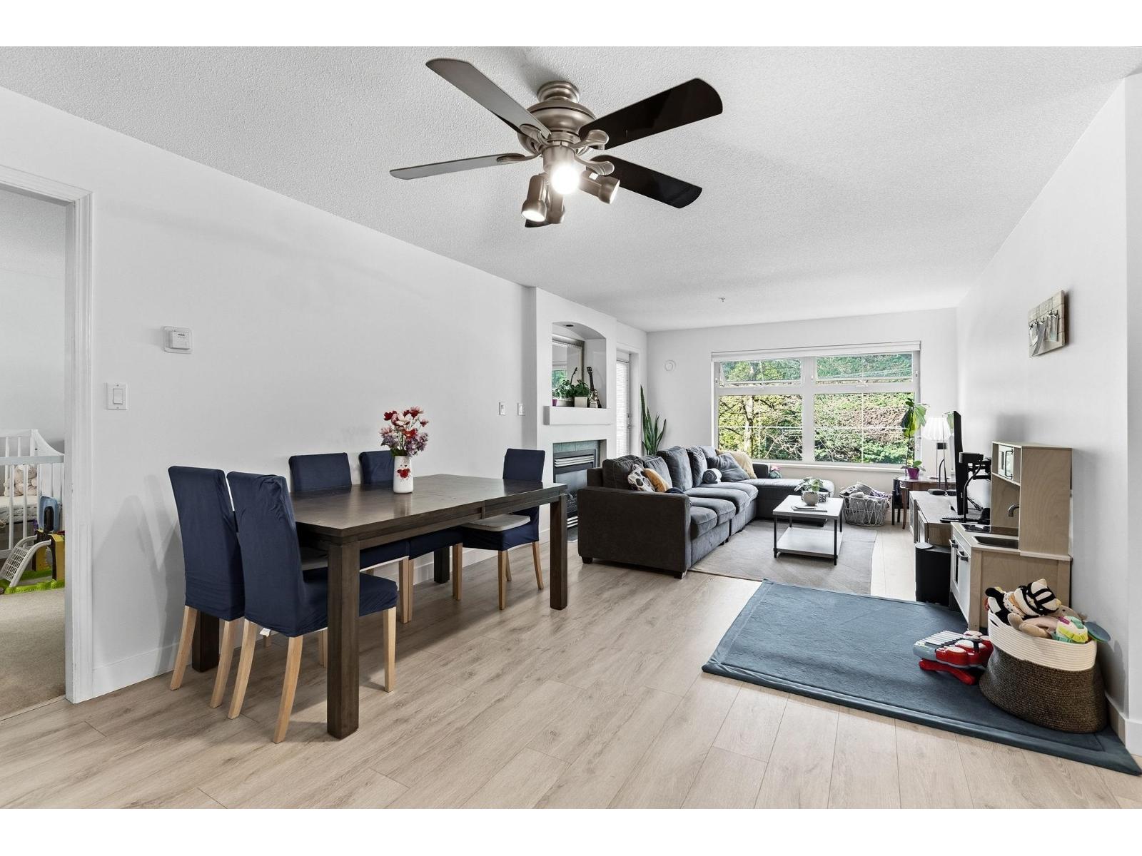 312 15220 GUILDFORD DRIVE, Surrey