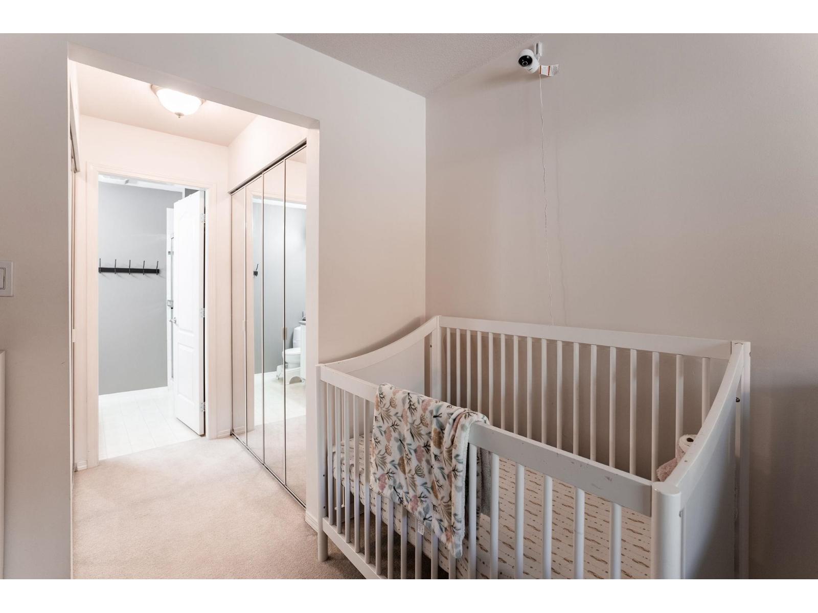 312 15220 GUILDFORD DRIVE, Surrey