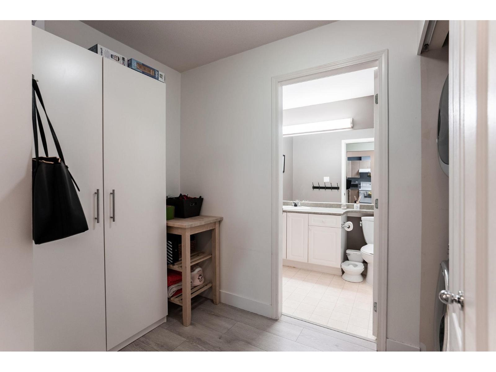 312 15220 GUILDFORD DRIVE, Surrey