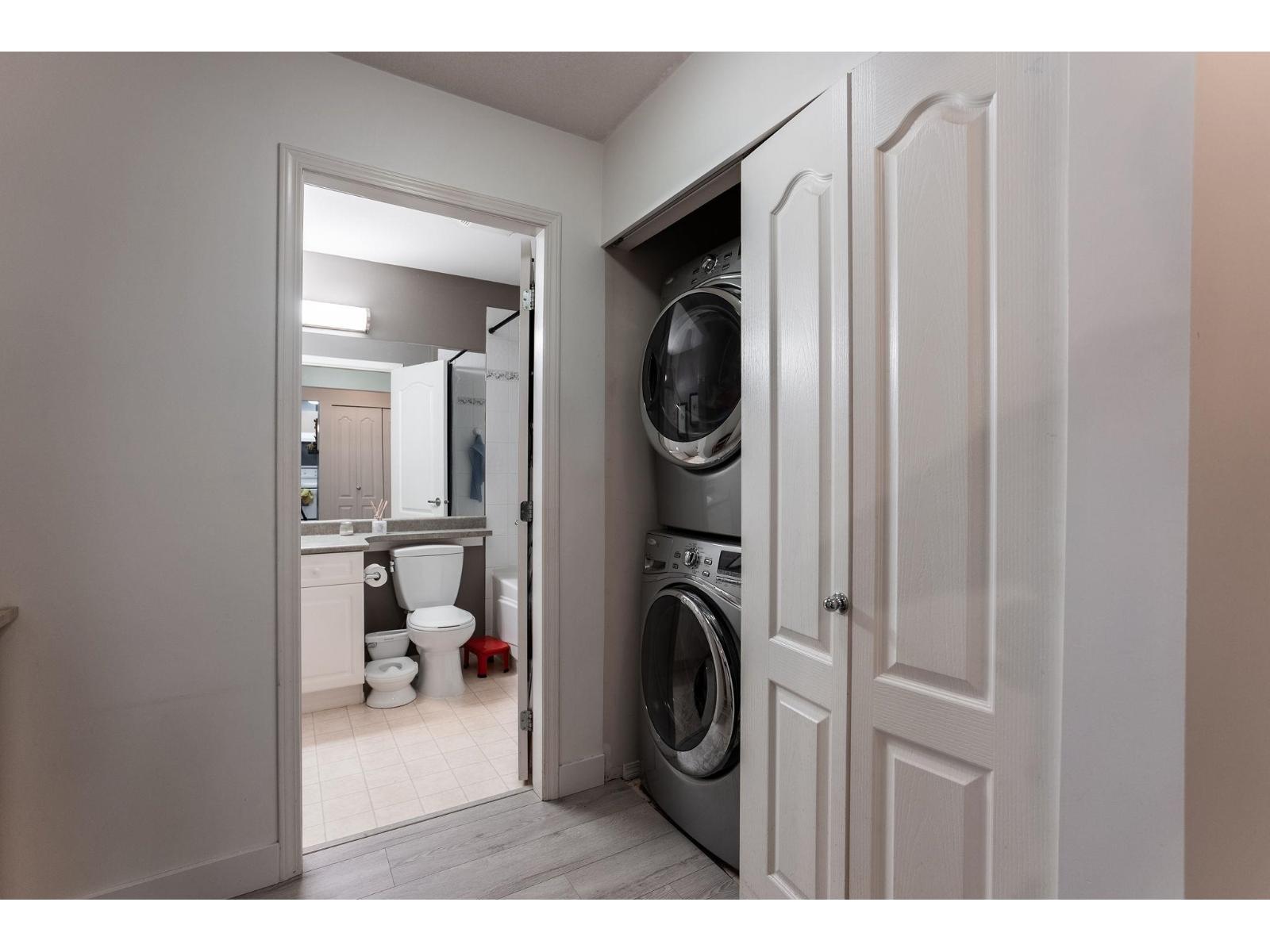 312 15220 GUILDFORD DRIVE, Surrey