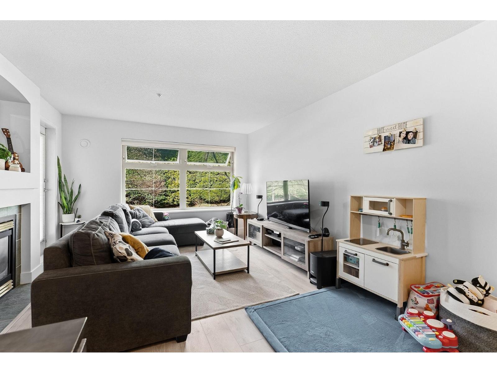 312 15220 GUILDFORD DRIVE, Surrey