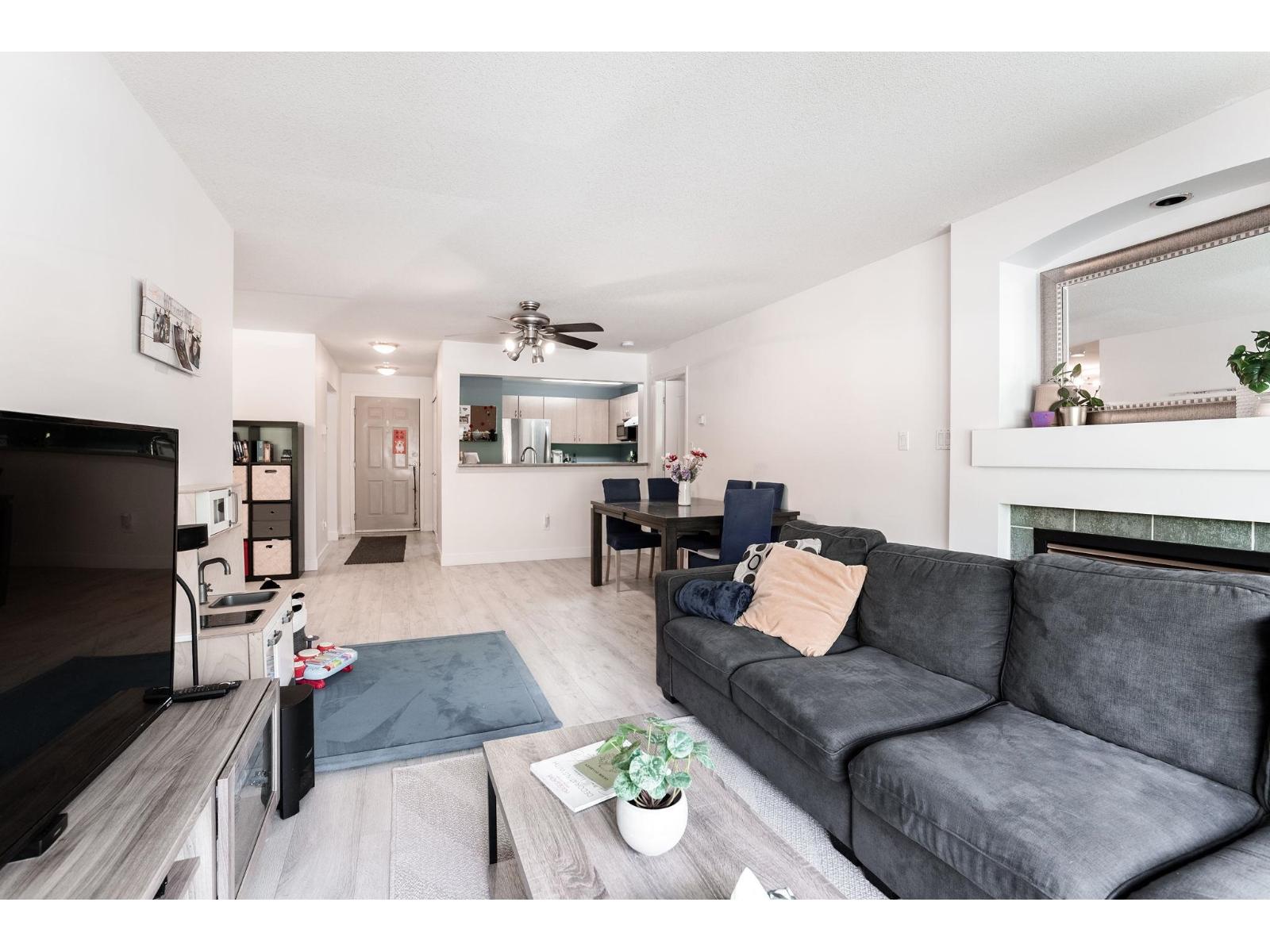 312 15220 GUILDFORD DRIVE, Surrey