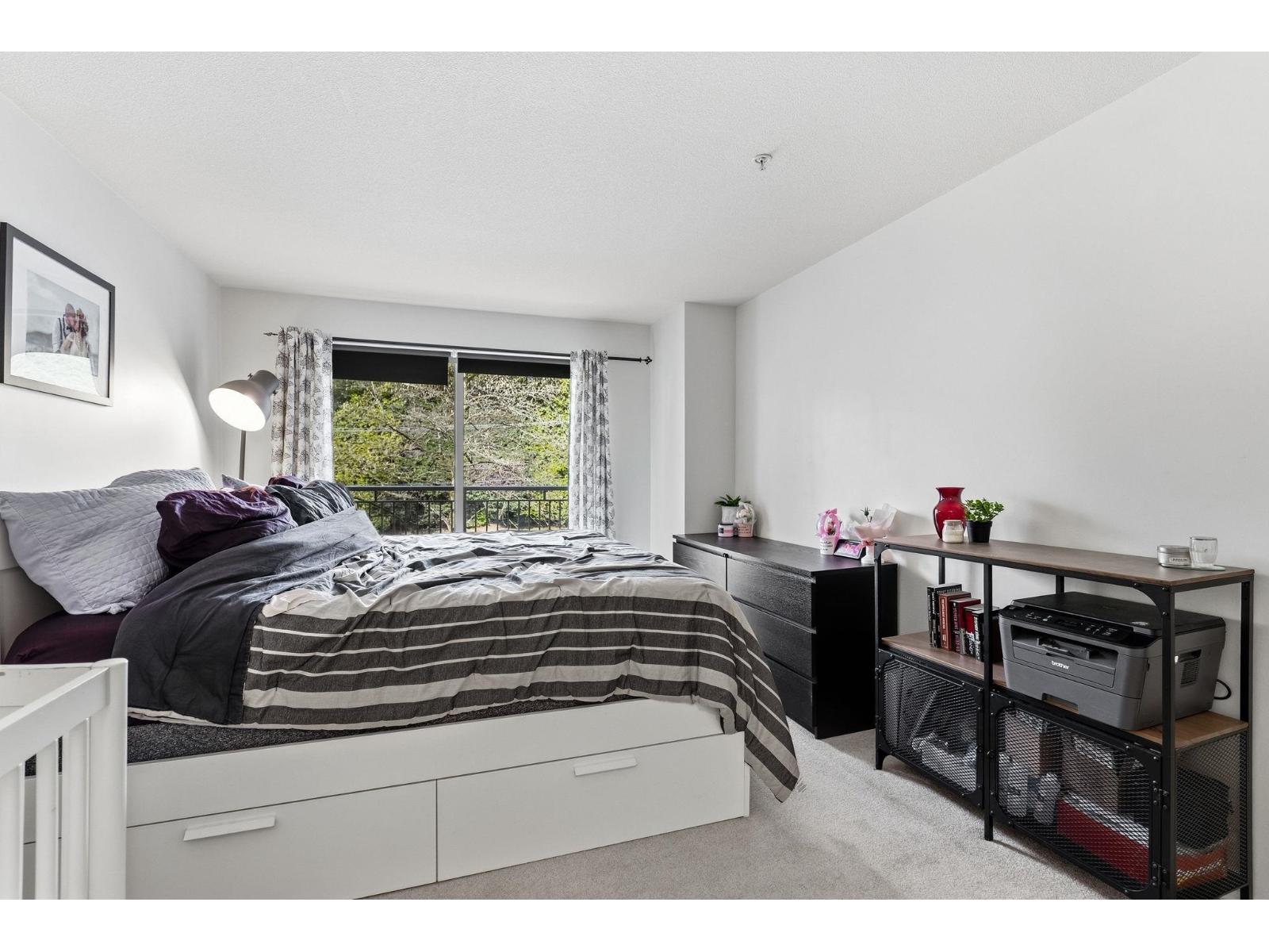 312 15220 GUILDFORD DRIVE, Surrey