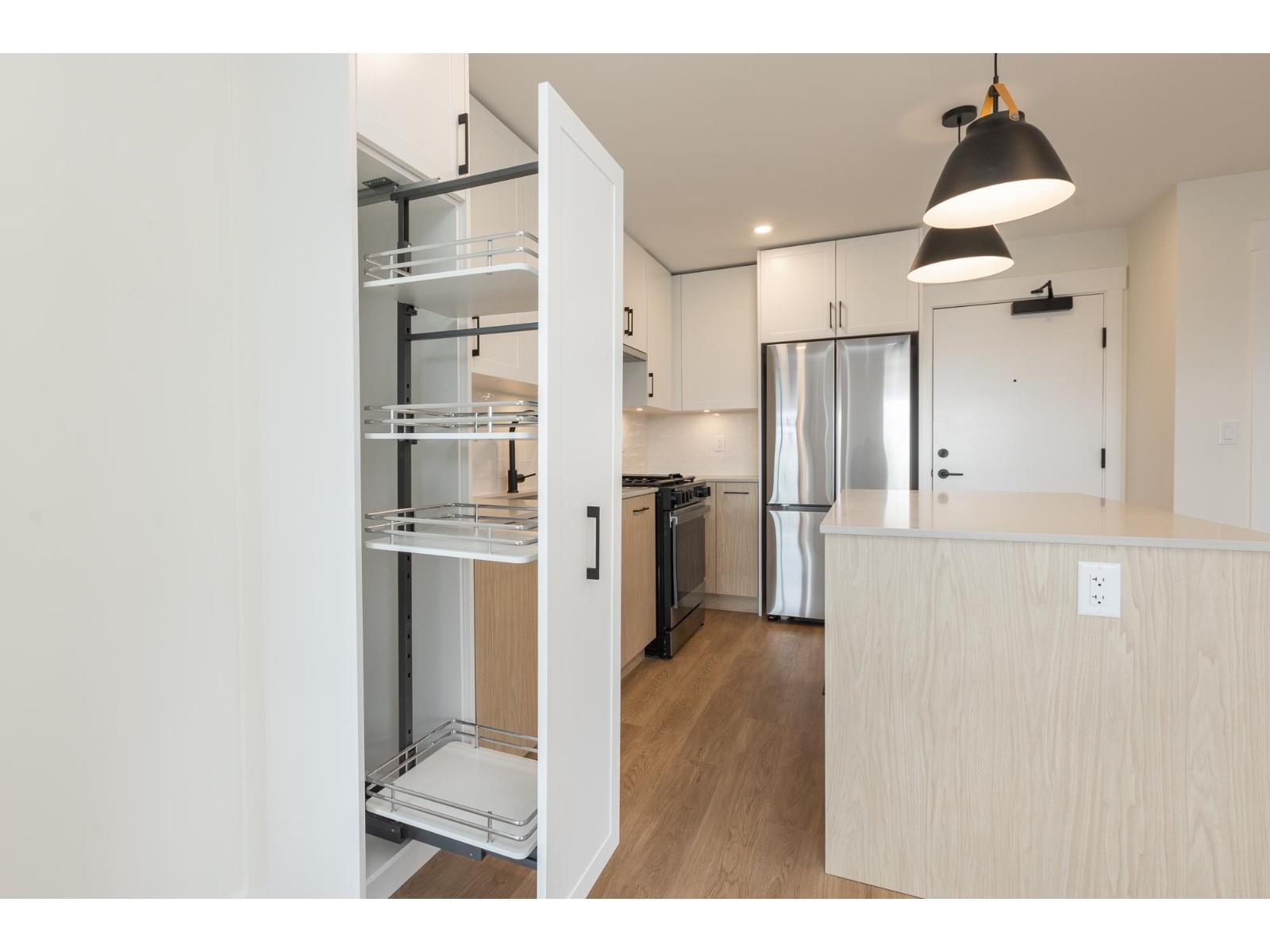 305 27249 ALDERGROVE TOWN CENTRE DRIVE, Langley