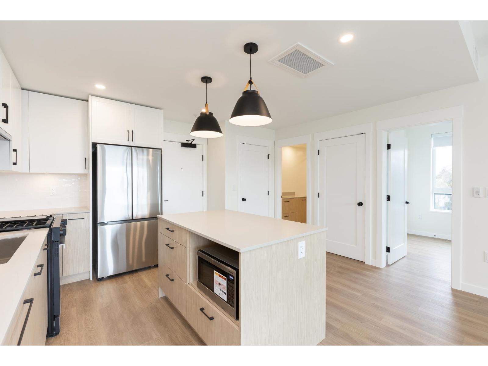 305 27249 ALDERGROVE TOWN CENTRE DRIVE, Langley